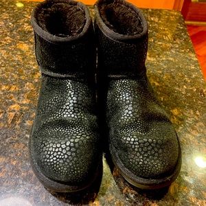 Women’s Classic Mini Ugg Black Sparkle Spot Size 7